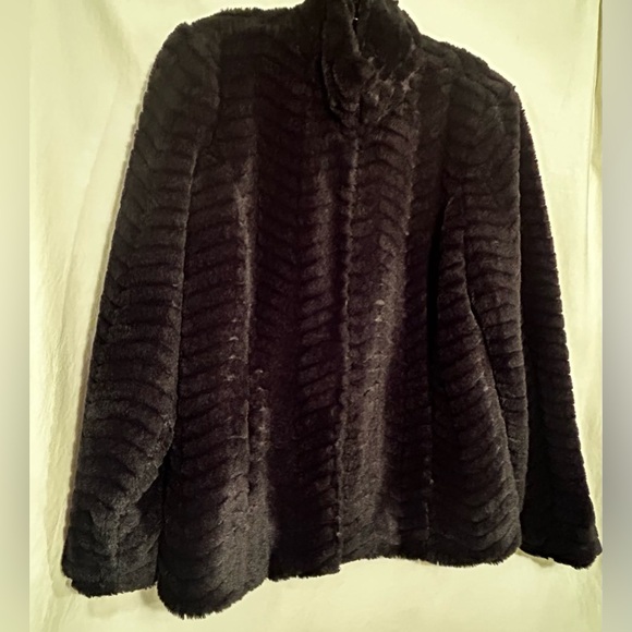 WOMENS MEDIUM BLACK FAUX FUR CHEVRON PRINT HOOK & EYE CLOSURE JACKET - Picture 2 of 6